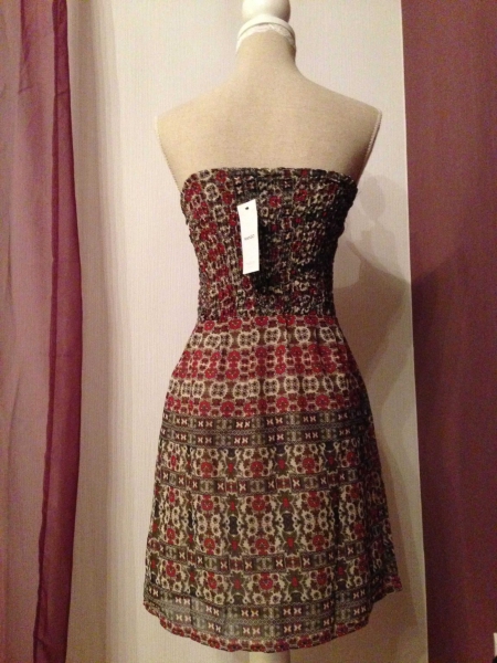 hübsches Kleid von Mango NEU mit Etikett