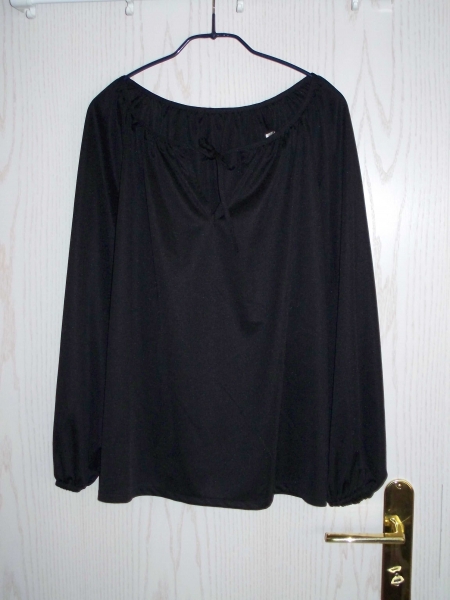 VINTAGE// Weite schwarze 70er-Bluse (langärmlig) von *Trevira*