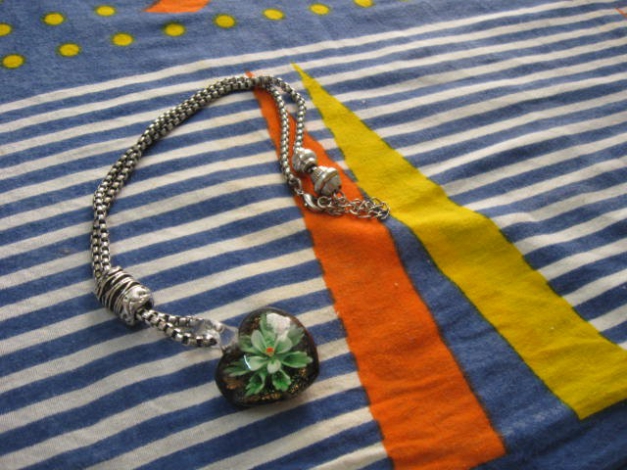 *** Neue Kette mit Glasanhänger ***