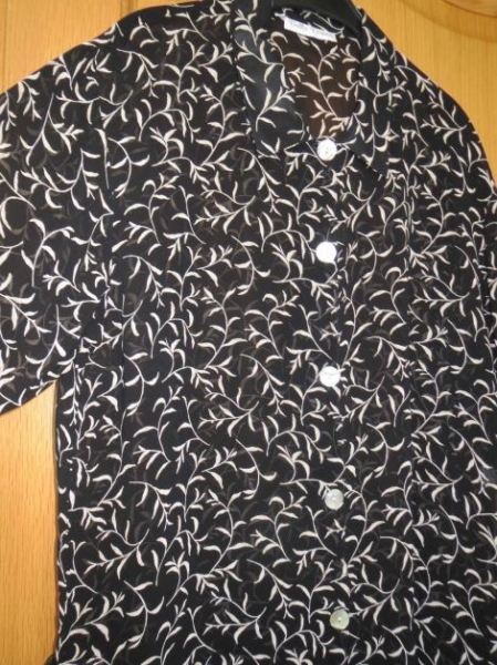 Sommerbluse,lang,schwarz-beige,neu