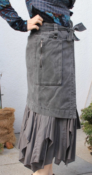 Ausgefallener zweilagiger Jeansrock/Zipfelrock