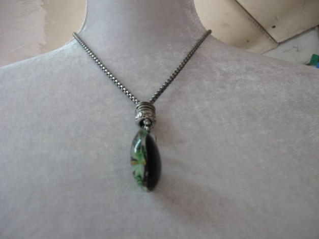 *** Neue Kette mit Glasanhänger ***