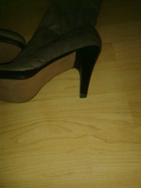 Neuwerige gefütterte Overknees/ Stiefel Gr.38 grau