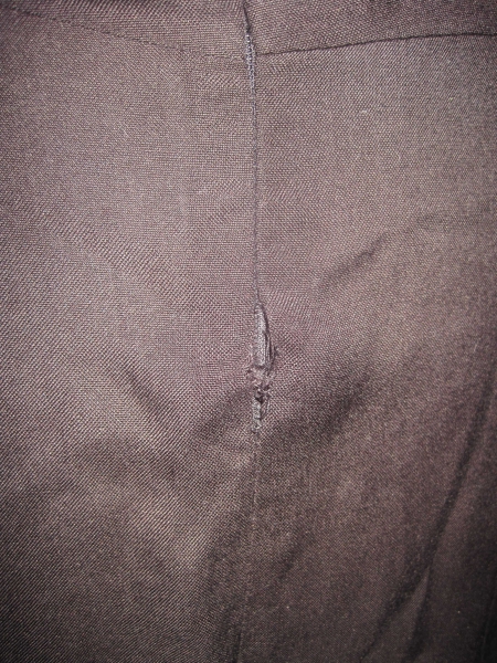 schwarzes Neckholderkleid 