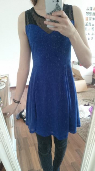 blaues Kleid 