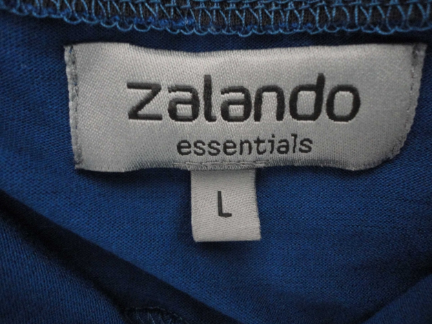 Schickes blaues Kleid mit Spitze