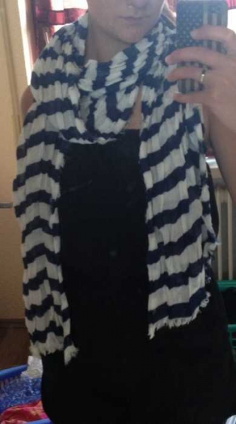 blau/ weiß gestreiftes Tuch