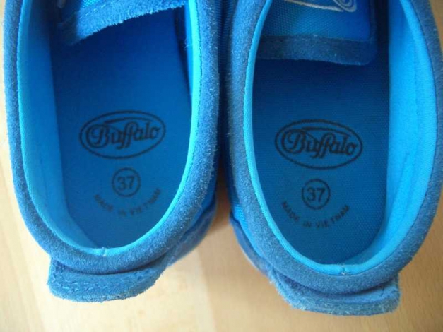 Blaue Buffalo Turnschuhe in 37