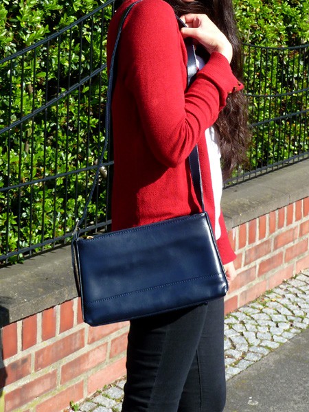 *Neu* Dunkelblaue Handtasche