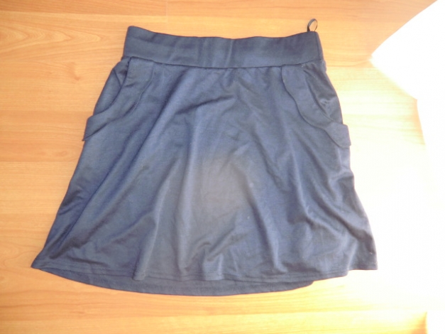 dunkelblauer Skaterrock von New Yorker