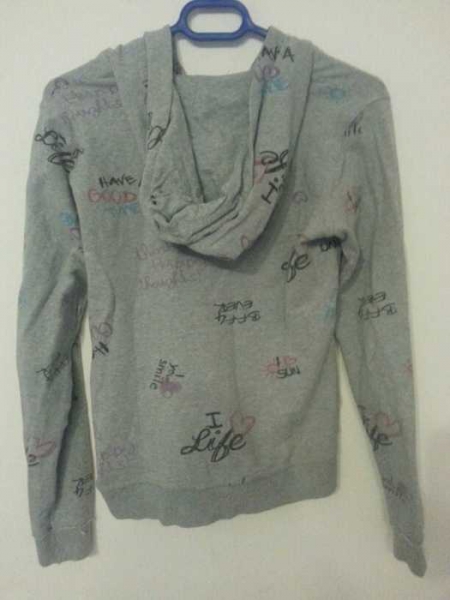 Grau bunter Pullover