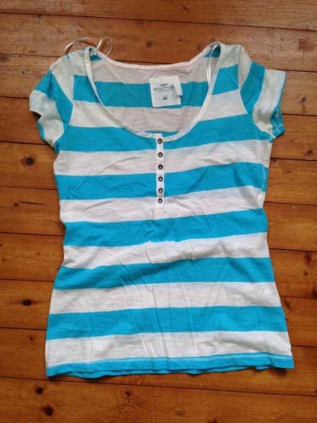 sommerliches H&M Tshirt mit Knöpfen
