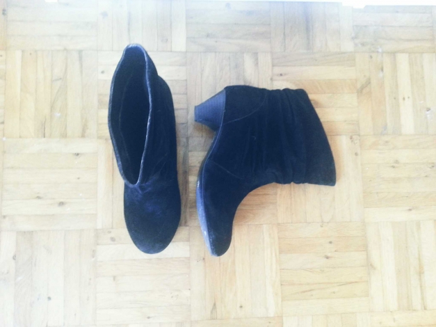 schwarze Stiefeletten, Gothic/Emo/Scene