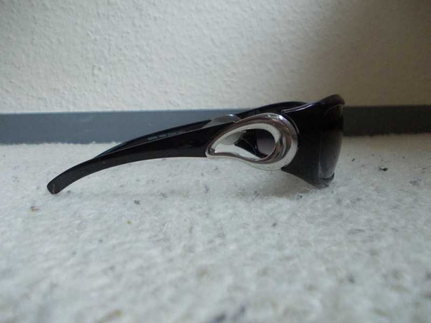 schwarze Sonnenbrille