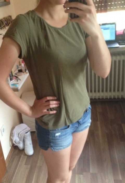 dunkelgrünes T- shirt