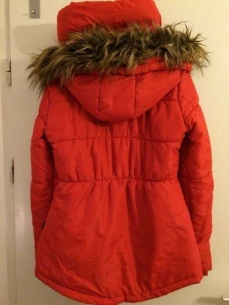 Rote Daunenjacke von ONLY - wie neu!