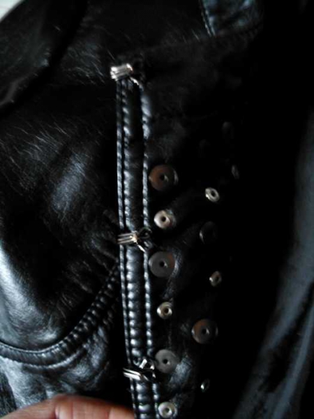 Leder- Bolero mit Nieten