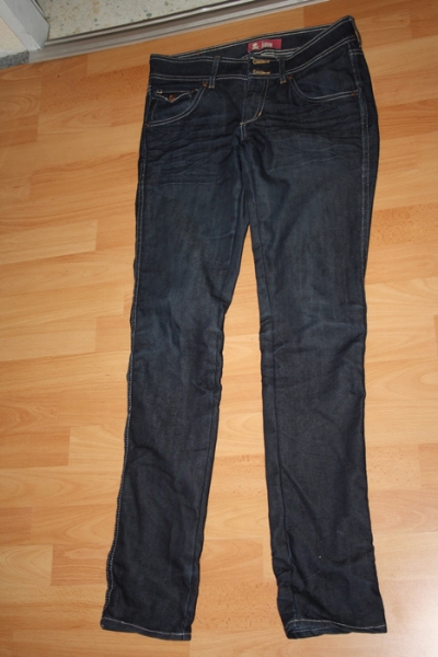 Dunkel blaue Jeans / W=28