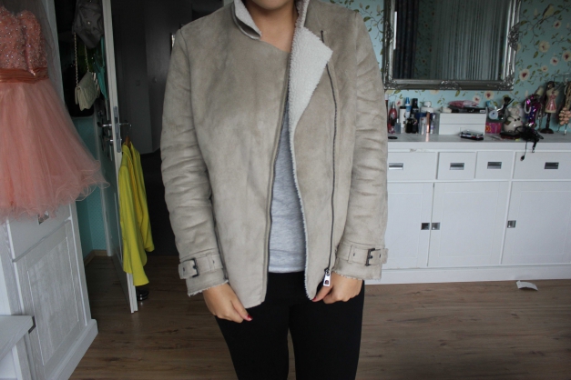 H&M (imitierte) Lammfell Jacke