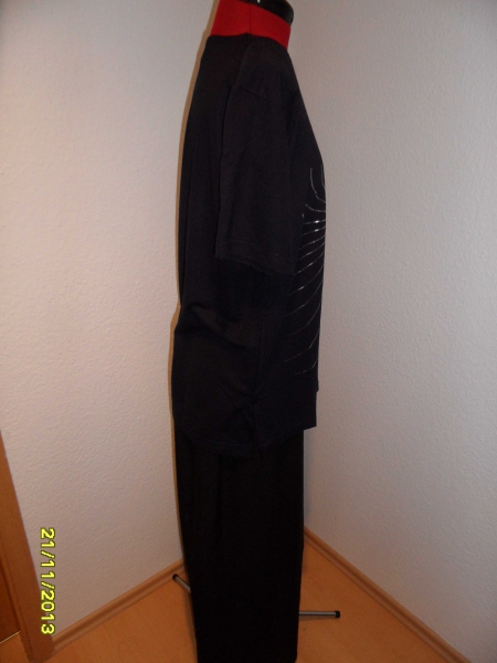 dunkel blaues Damenshirt mit silbernen Aufdruck Größe M-L