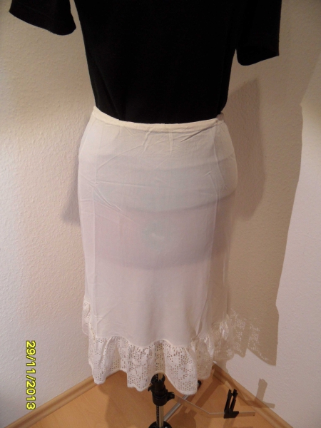weißes DDR Unterröckchen für Mädchen / Frauen, Größe S, mit Spitze von Stretta