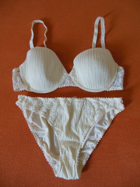 Triumph BH-Set beige 85B/42