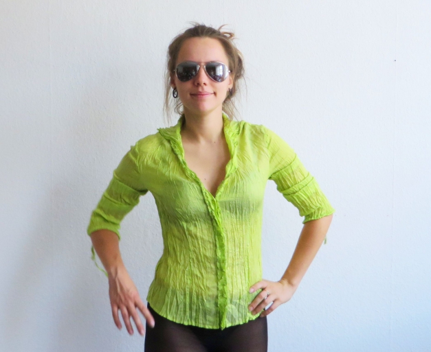 Trashige hellgrüne Seidenbluse Gr. S 34 36 halbelane Ärmel Plissé