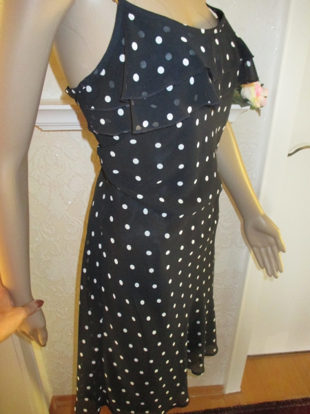 NEU * Edel * 50er Jahre * Rockabilly * Style * Polka Dots * Punkte * Tupfen * Seiden Chiffon * Volant * Spaghetti Träger * Kleid 