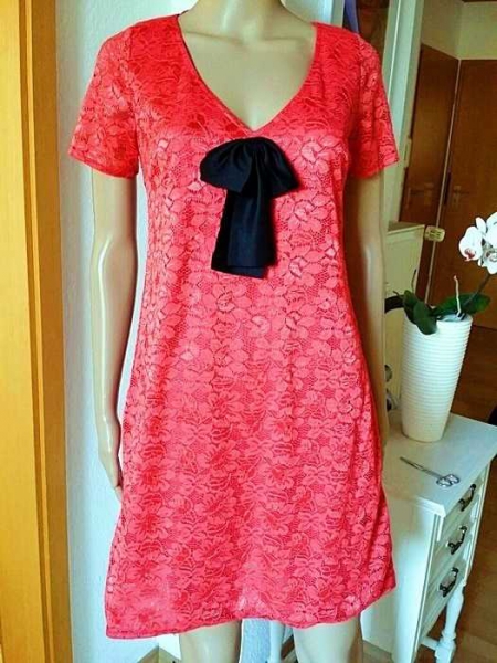 Super süsser Kleid aus Spitze in Coral Farbe / NOR-BJ