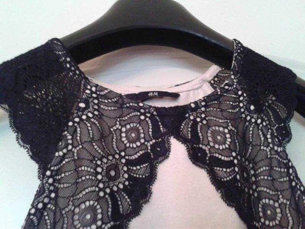 Top mit Spitze - Schwarz - Blassrosa - H&M - Business Schick Stretch Eng Edel