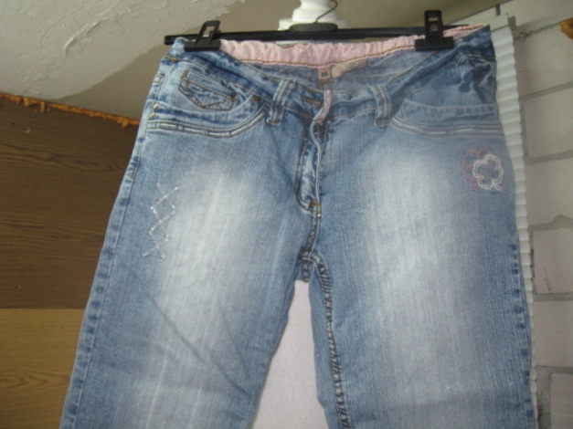 *** Top ~ Caprijeans ~ Stickerei *** 