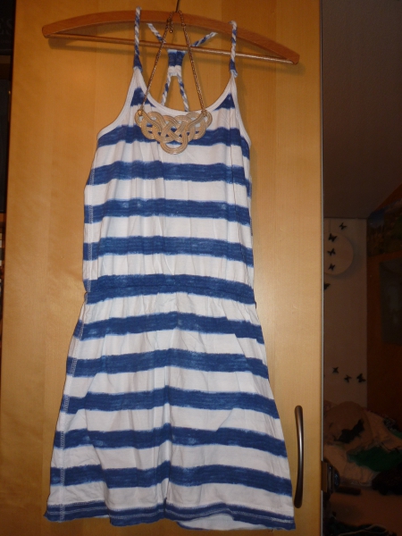 Süßes Kleid in Marine optik