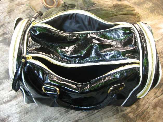 Sisley Bowling Handtasche schwarz creme Lackleder goldene Reißverschlüsse