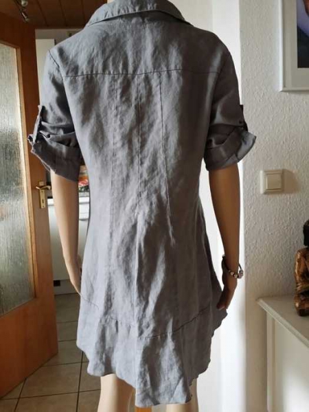 Wunderschöne Tunika in grau vonWunderschöne Tunika in grau von Authentic Clothing Company