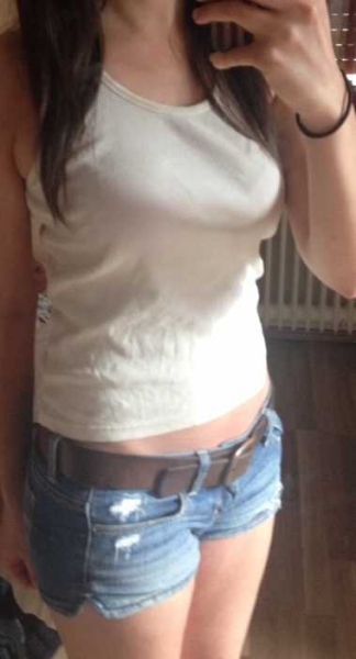 creamefarbenes top (bauchfrei)