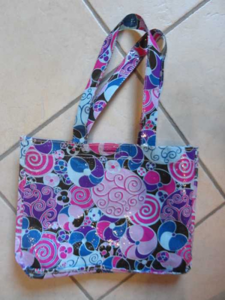 kleine bunte Plastik-Tasche mit süßen Prints