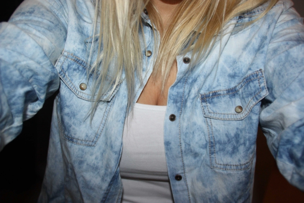 trendige Jeansbluse