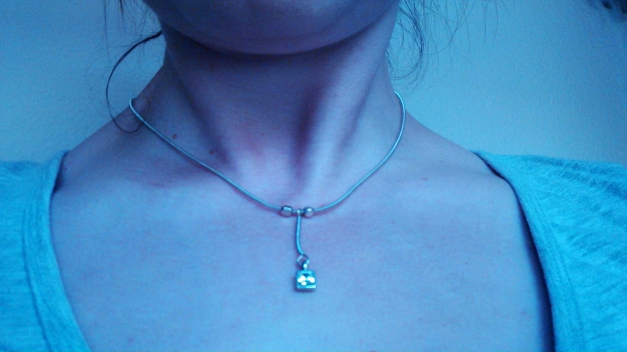 Elegantes Modeschmuckcollier aus Draht