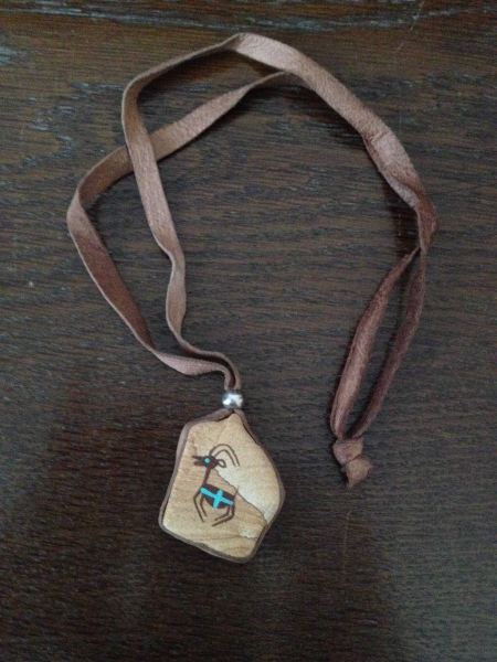 interessante Kette mit Anhänger 