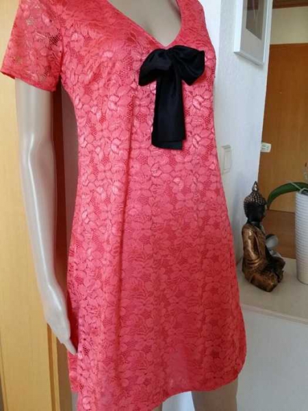 Super süsser Kleid aus Spitze in Coral Farbe / NOR-BJ