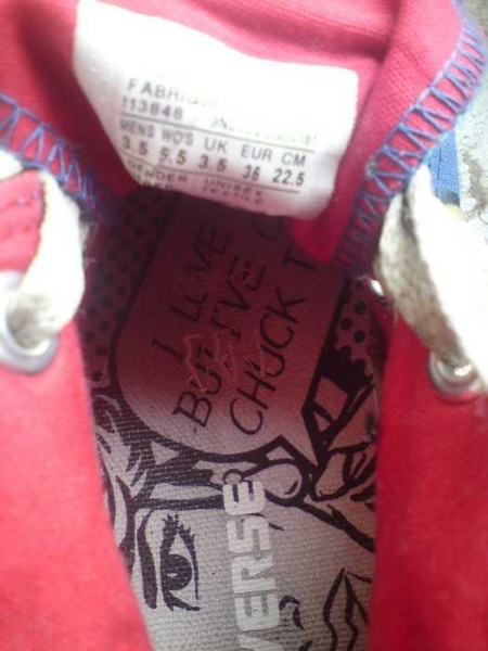 Converse Chucks mit Comicmotiv