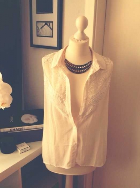 Statement-Kette mit Nietenbesatz