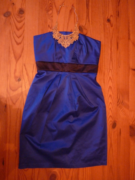 Wunderschönes blaues Ballkleid