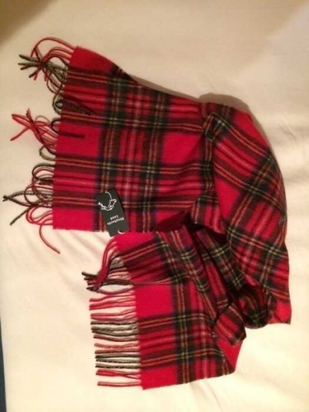 Neu mit Etikett! - Super kuscheliger Schal - Reine Schurwolle Luxury Tartan Schal - echtes Lammfell