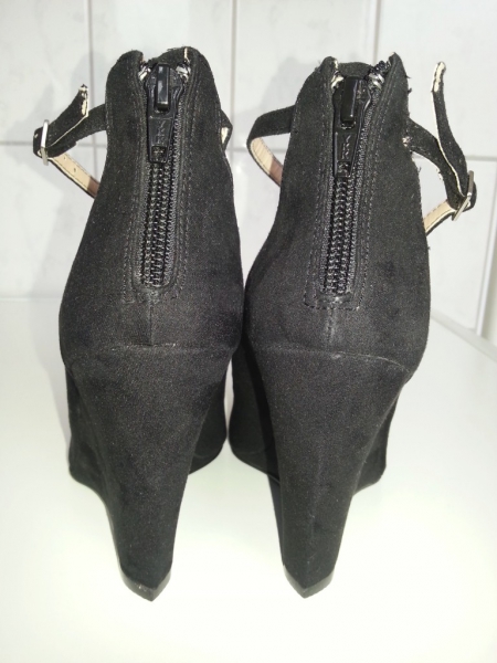 H&M schwarze Keilabsatzschuhe mit Riemchen Gr. 37
