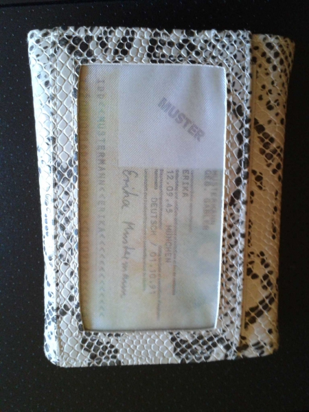 Geldbeutel im Schlangenleder-Design