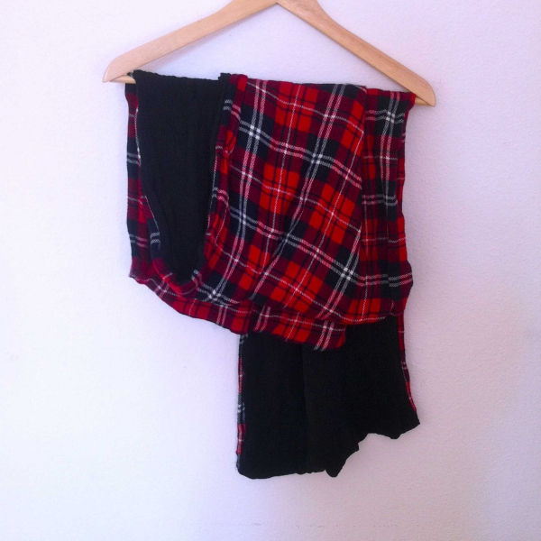 Karierter / Schwarzer Schal