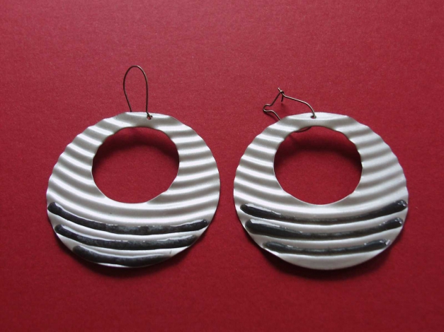 Ohrringe Creolen Email schwarz weiß  TOP