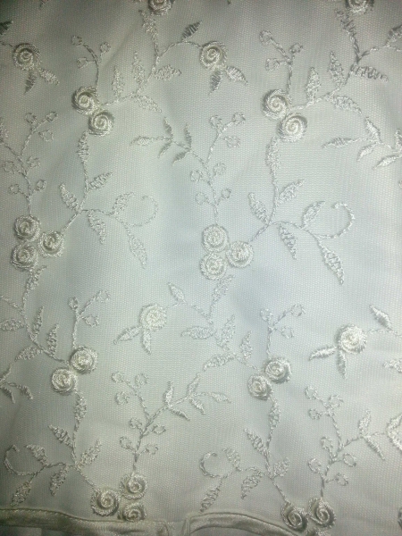 Kommunionkleid mit Blümchenmuster