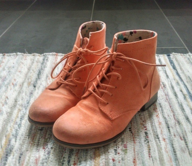 Pfirsich farbene Halbstiefel